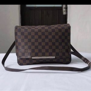 Louis Vuitton Damier Ebene Hoxton MM